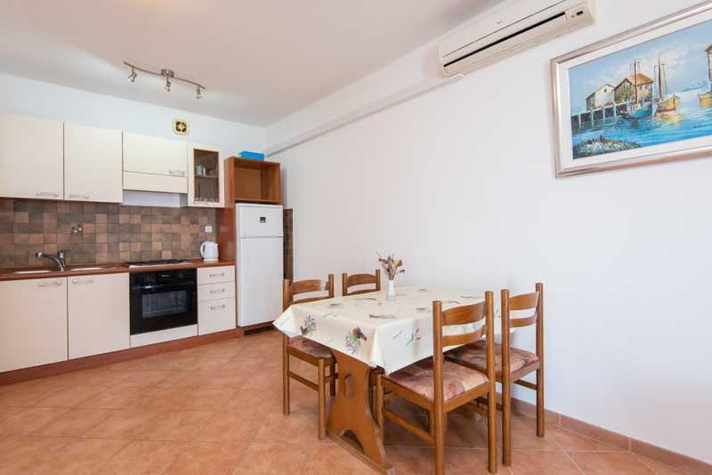 Dubravko Apartment